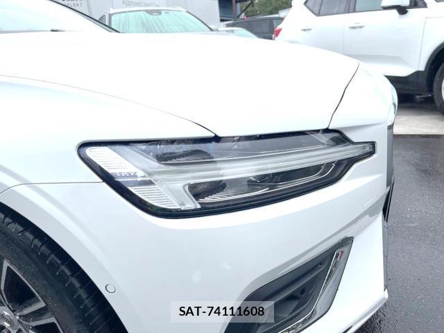 Volvo S60 2022-05 8813176-18