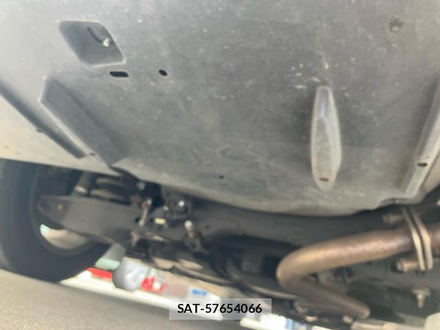 Toyota SAI 2014-02 8813637-12