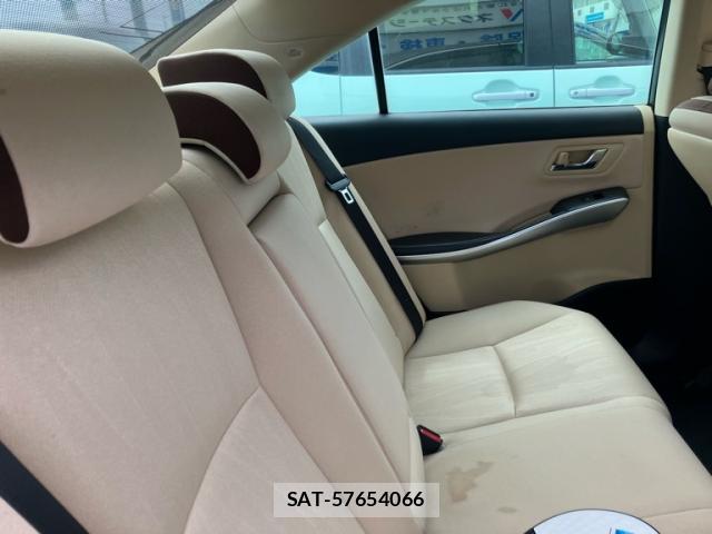 Toyota SAI 2014-02 8813637-9