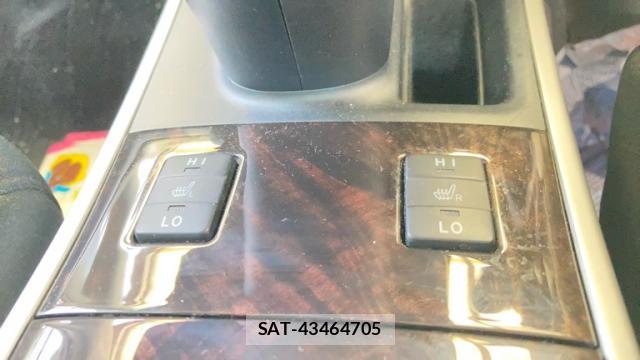 Toyota SAI 2013-10 8813652-4