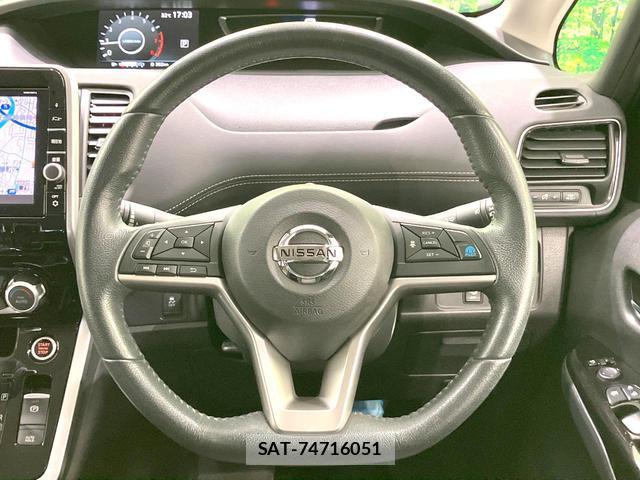 Nissan SERENA 2016-10 8812479-11