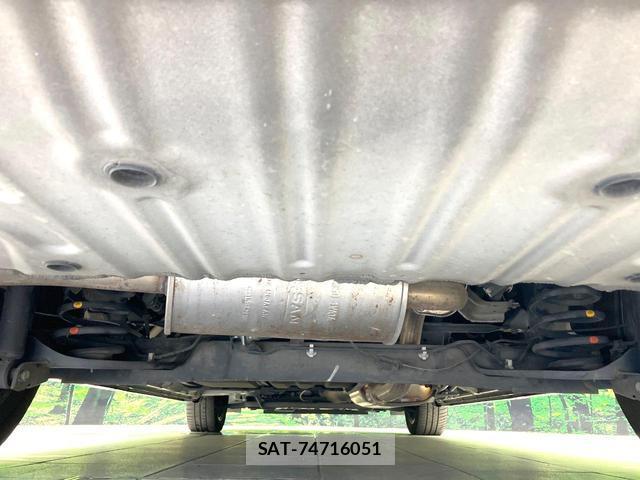 Nissan SERENA 2016-10 8812479-19