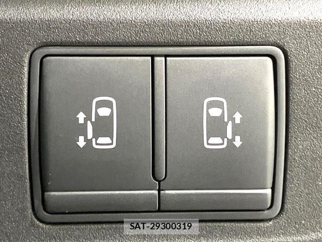 Nissan SERENA 2017-01 8812485-6