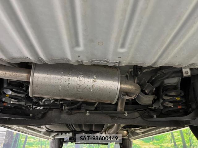 Nissan SERENA 2017-09 8812917-18