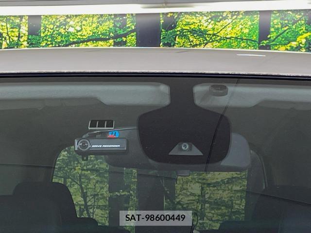 Nissan SERENA 2017-09 8812917-5