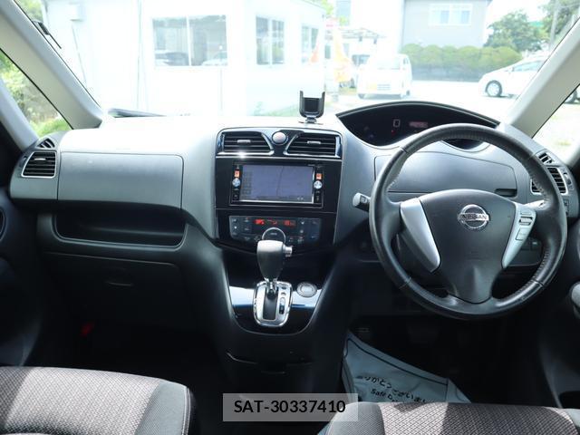 Nissan SERENA 2015-01 8812974-1