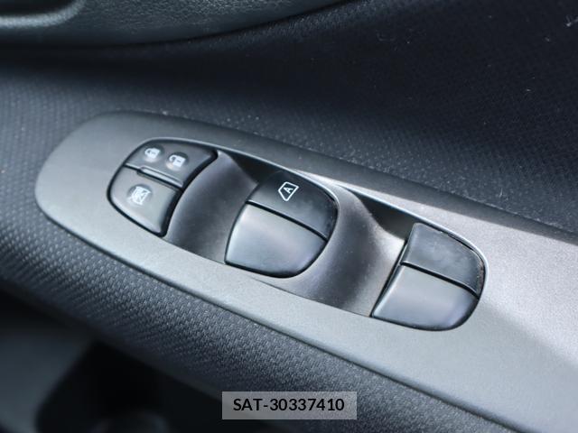 Nissan SERENA 2015-01 8812974-14