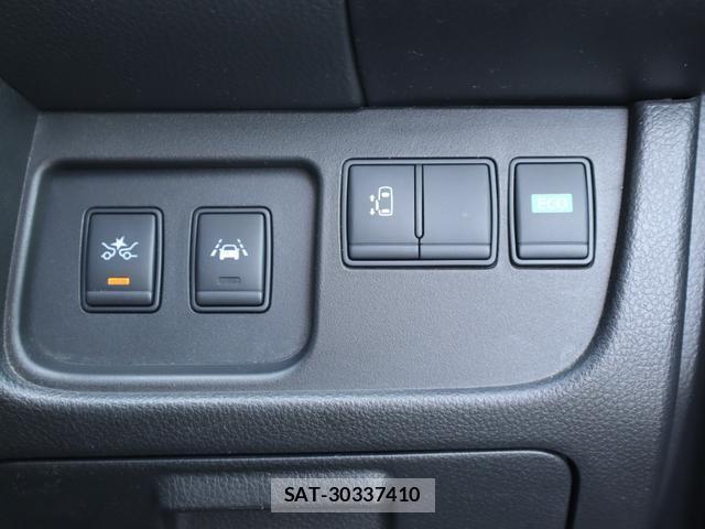 Nissan SERENA 2015-01 8812974-9