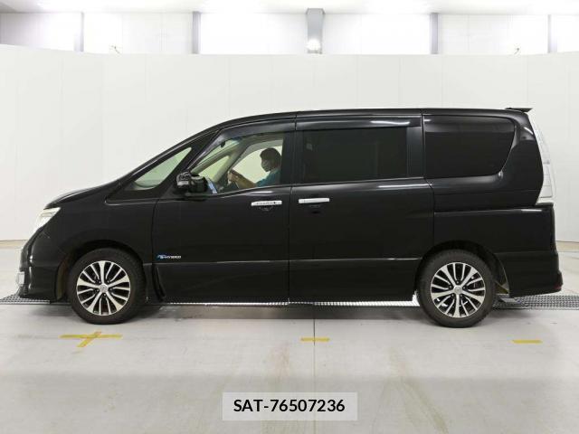 Nissan SERENA 2016-01 8813036-11
