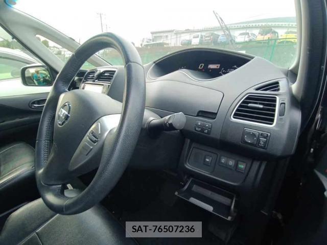 Nissan SERENA 2016-01 8813036-2