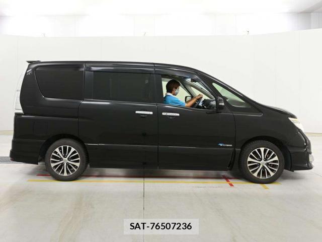 Nissan SERENA 2016-01 8813036-6