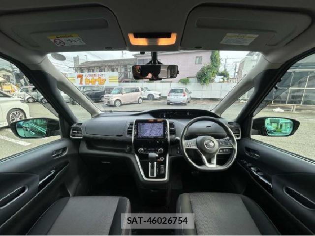 Nissan SERENA 2017-04 8813084-1