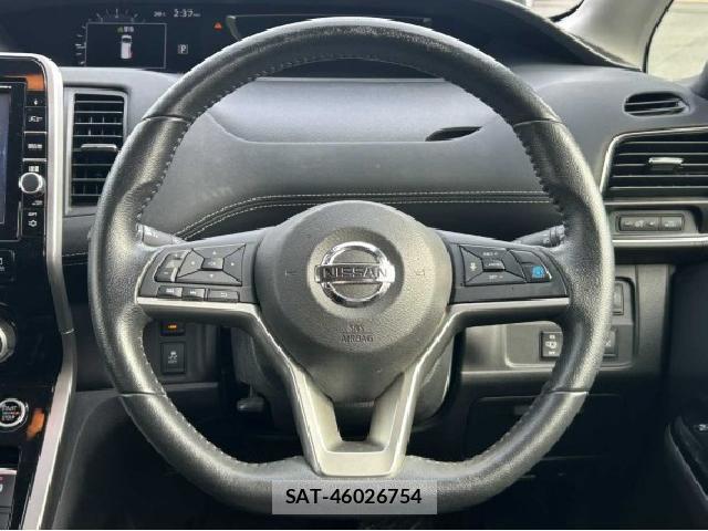 Nissan SERENA 2017-04 8813084-15