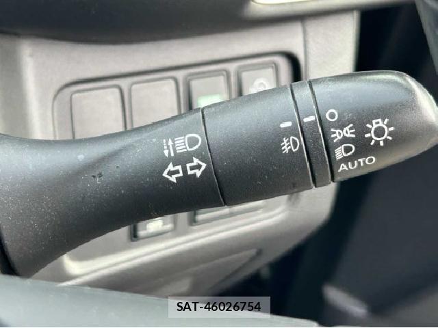 Nissan SERENA 2017-04 8813084-2