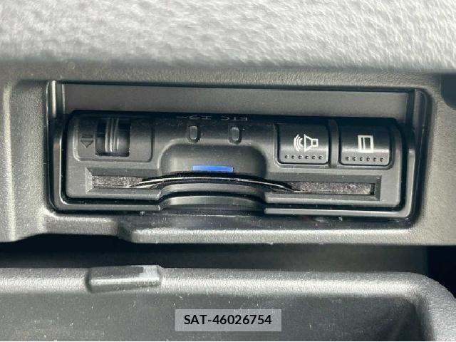 Nissan SERENA 2017-04 8813084-4