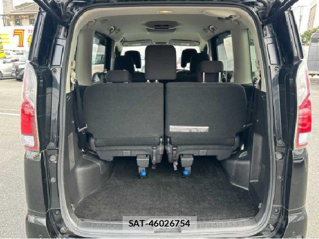Nissan SERENA 2017-04 8813084-8