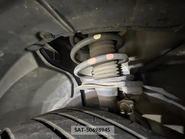 Nissan SERENA 2017-03 8813117-19