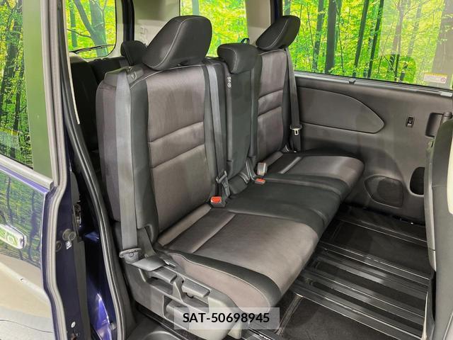 Nissan SERENA 2017-03 8813117-7