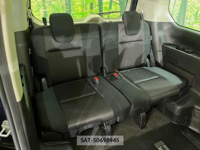 Nissan SERENA 2017-03 8813117-8