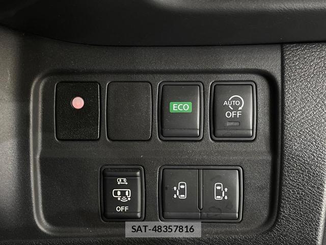 Nissan SERENA 2017-02 8813121-4