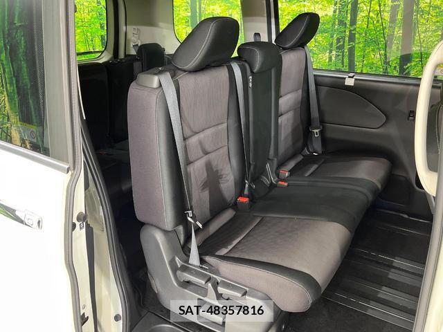 Nissan SERENA 2017-02 8813121-7
