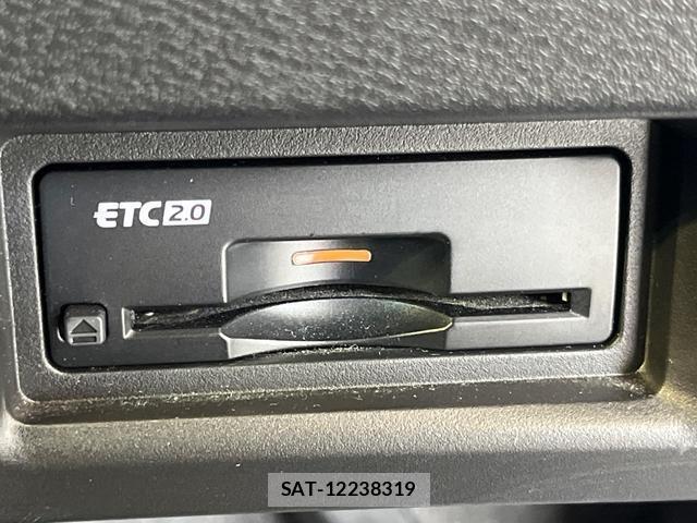 Nissan SERENA 2023-05 8814243-6