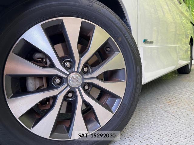 Nissan SERENA 2018-02 8814246-13