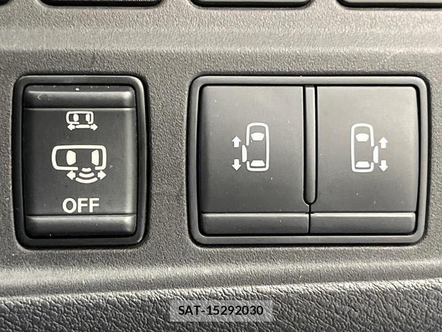 Nissan SERENA 2018-02 8814246-2