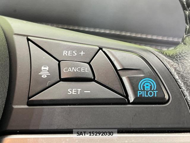 Nissan SERENA 2018-02 8814246-5