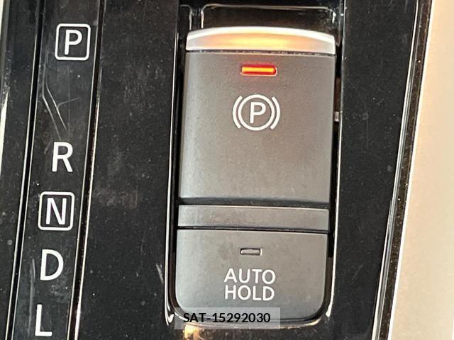 Nissan SERENA 2018-02 8814246-6
