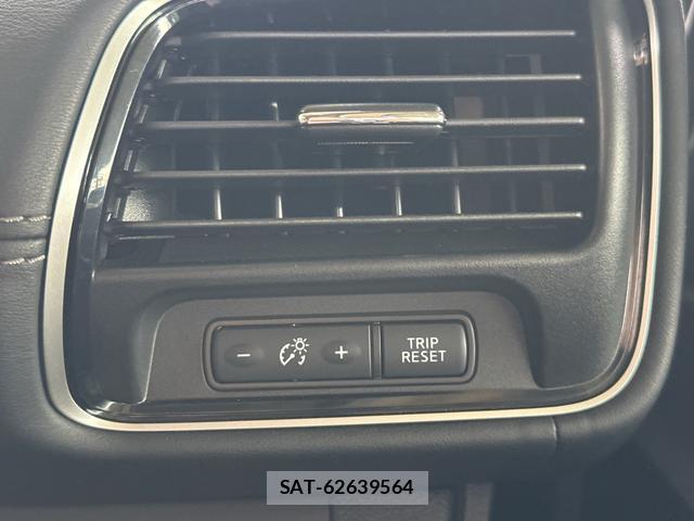 Nissan SERENA 2018-11 8814419-7