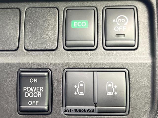 Nissan SERENA 2018-01 8814593-6