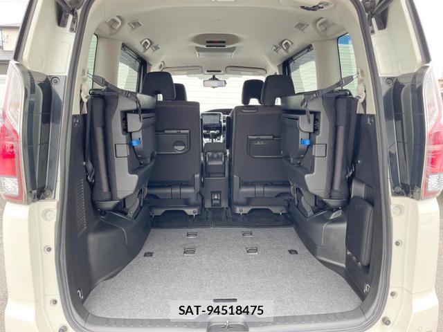 Nissan SERENA 2017-11 8814608-11