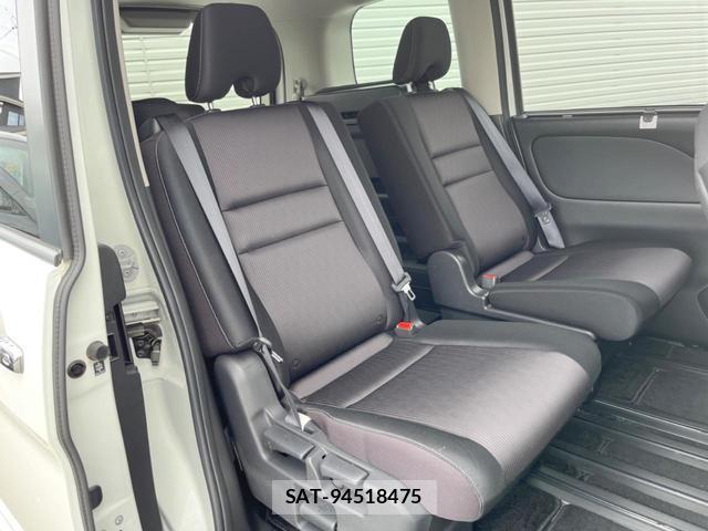 Nissan SERENA 2017-11 8814608-8