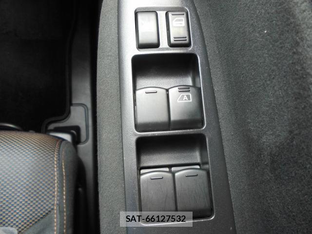 Nissan SERENA 2009-07 8814654-12