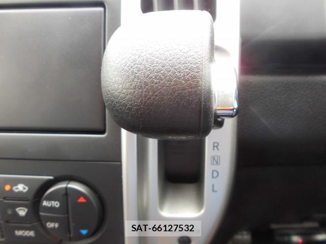 Nissan SERENA 2009-07 8814654-16
