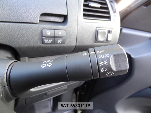 Nissan SERENA 2014-01 8814874-14