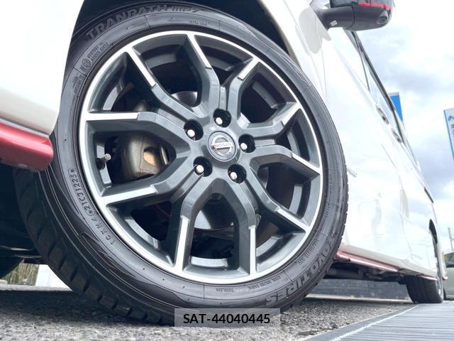 Nissan SERENA 2018-02 8814941-3
