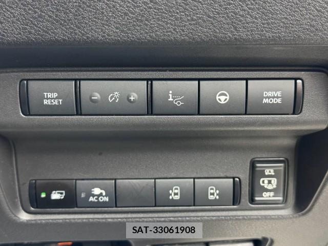 Nissan SERENA 2023-04 8815200-11