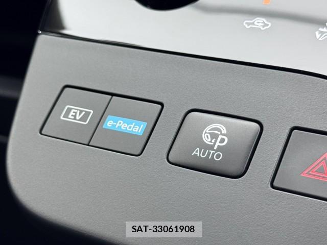 Nissan SERENA 2023-04 8815200-13