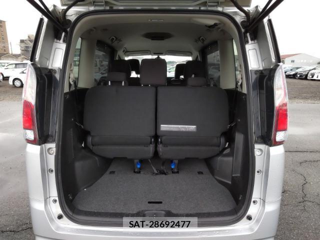 Nissan SERENA 2017-09 8815350-5