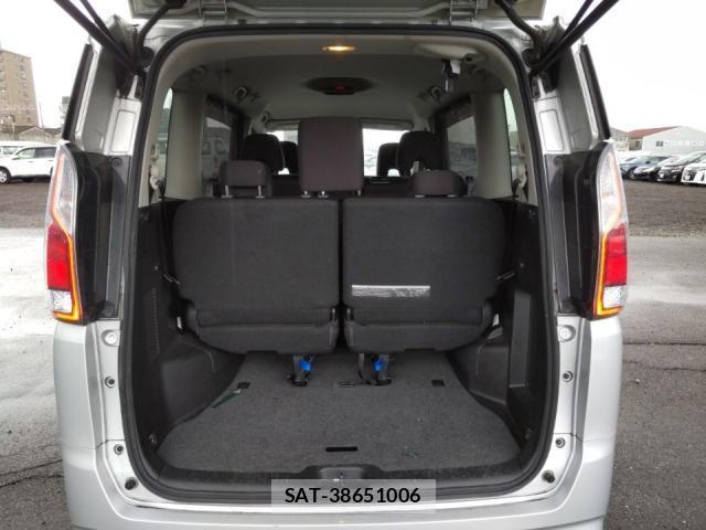 Nissan SERENA 2017-09 8815360-5