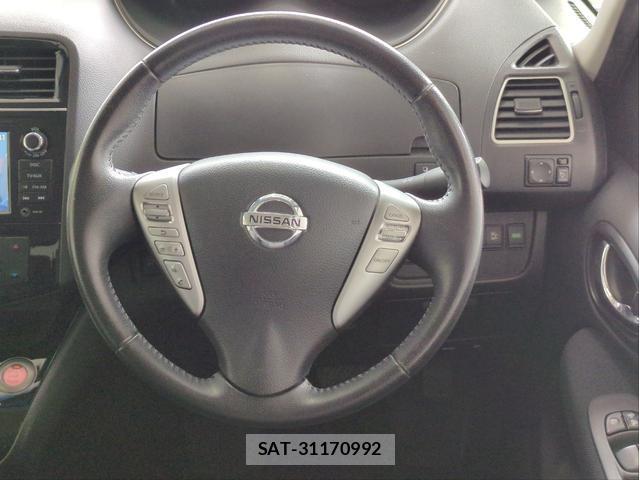 Nissan SERENA 2014-11 8815428-17