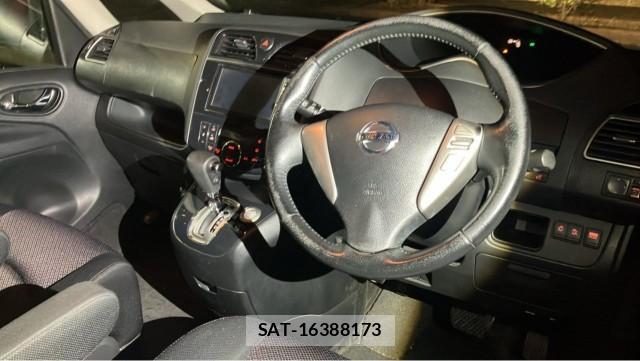 Nissan SERENA 2012-04 8815544-2