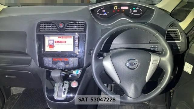 Nissan SERENA 2016-02 8815571-16
