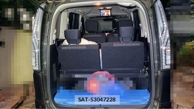 Nissan SERENA 2016-02 8815571-17