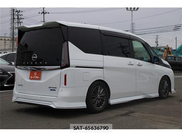 Nissan SERENA 2024-08 8815780-12