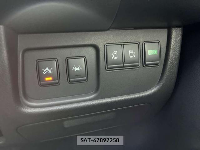Nissan SERENA 2015-11 8816310-13