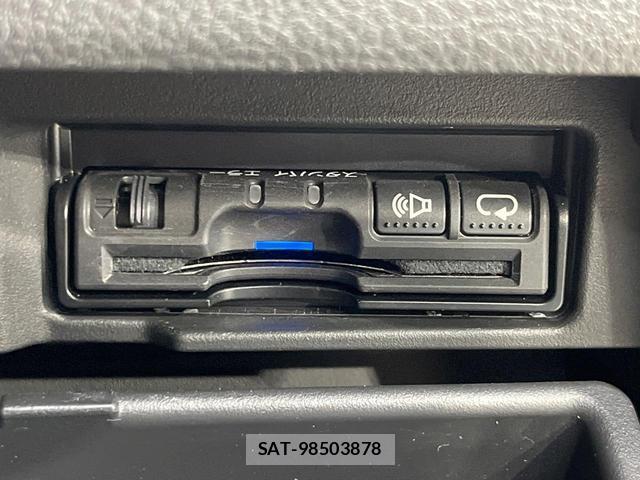 Nissan SERENA 2016-04 8816477-5