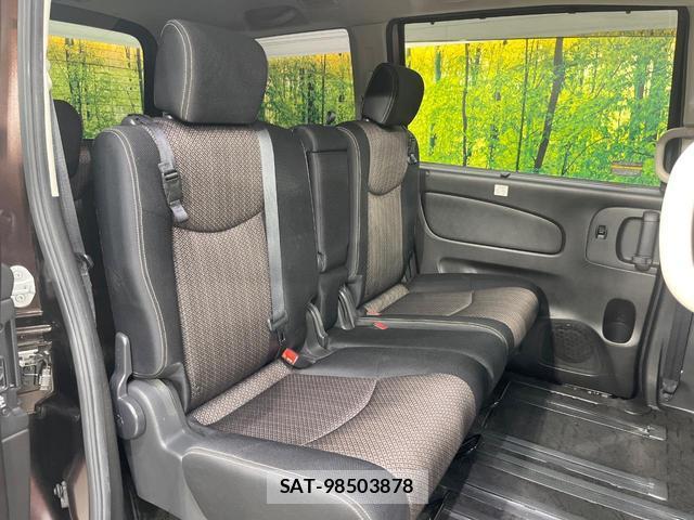 Nissan SERENA 2016-04 8816477-7